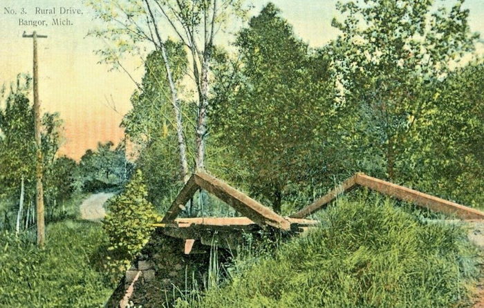 Bangor - Old Post Card Photo (newer photo)